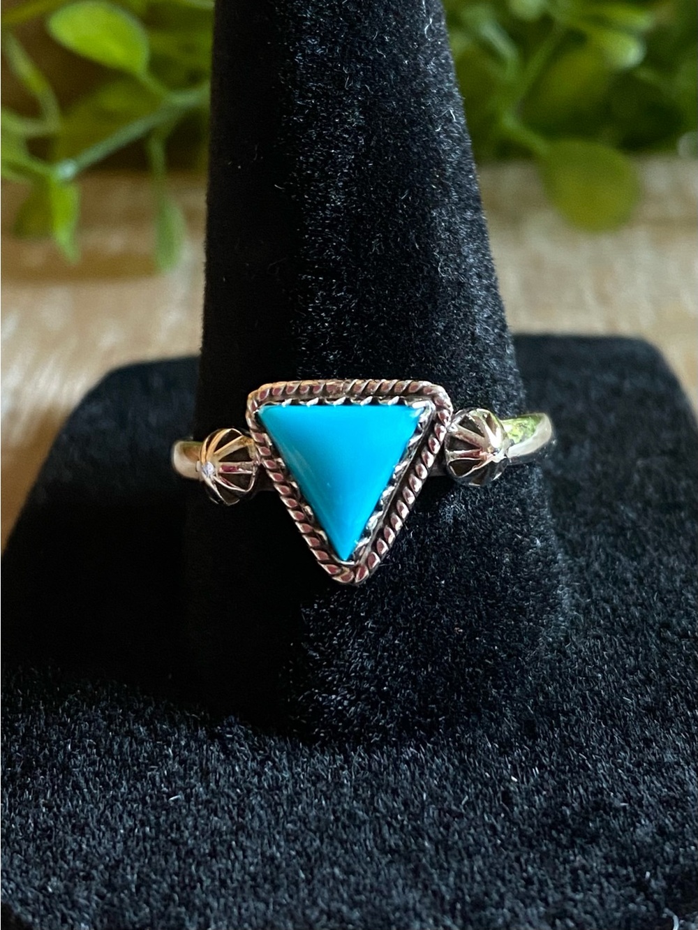 R50 Kingman Turquoise triangle sterling silver ring | size: 9 - Picture 1 of 8